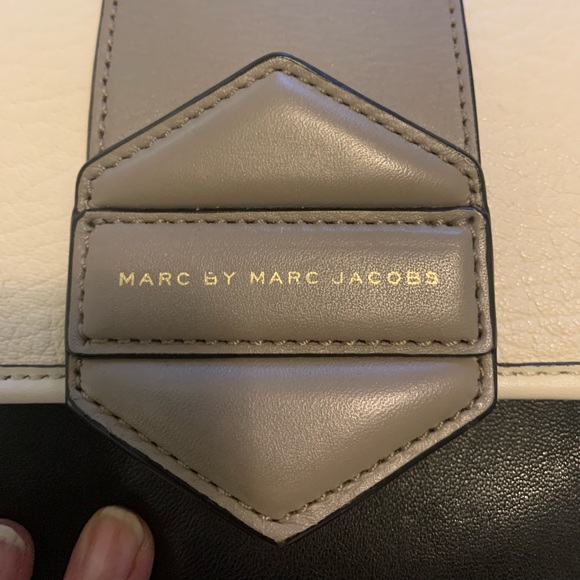MARC JACOBS TOP HANDLE CROSSBODY BAG - Picture 3 of 12